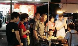 娱乐吃瓜酱摆摊视频,揭秘网红美食背后的故事